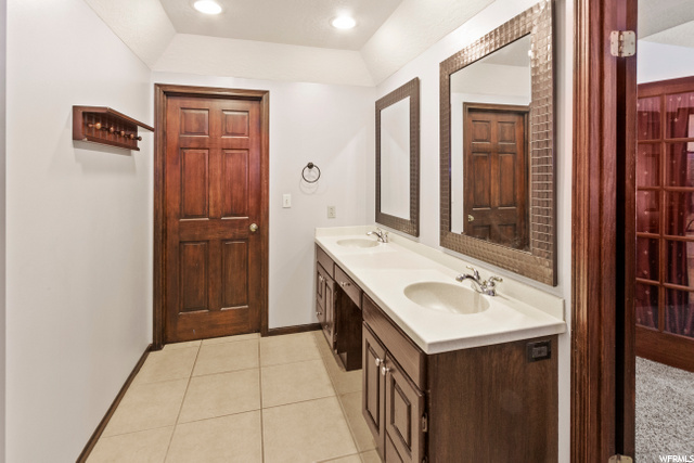 1987 E Summerborne Cir, Sandy, UT 84093 — photo 12