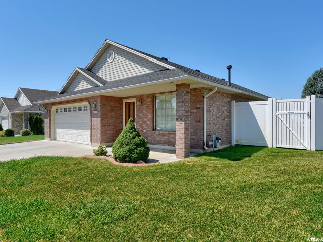 874 W 1680 N, Clinton, UT 84015 — photo 2