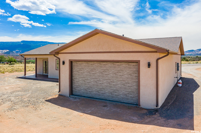 929 E Torrey Breaks Cir, Torrey, UT 84775 — photo 6