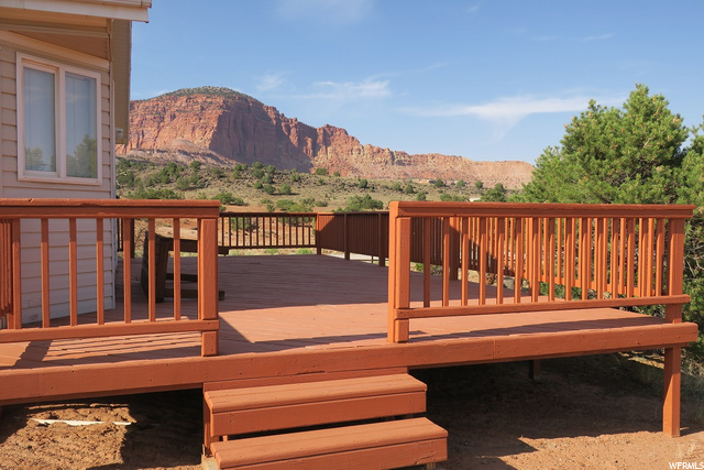357 W Sleeping Rainbow Dr, Torrey, UT 84775 — photo 2
