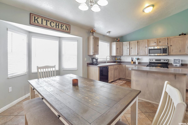 5249 S 3925 W, Roy, UT 84067 — photo 7