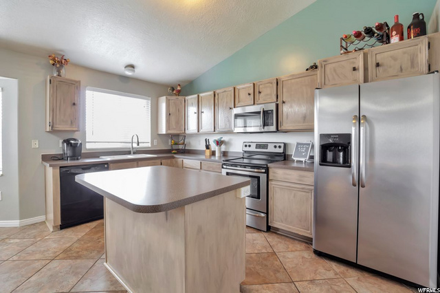 5249 S 3925 W, Roy, UT 84067 — photo 6