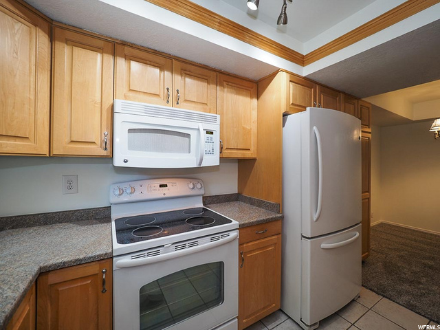 598 E 4055 S, Murray, UT 84107 — photo 10