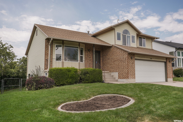 2107 N Sunset Dr, Layton, UT 84040 — photo 2