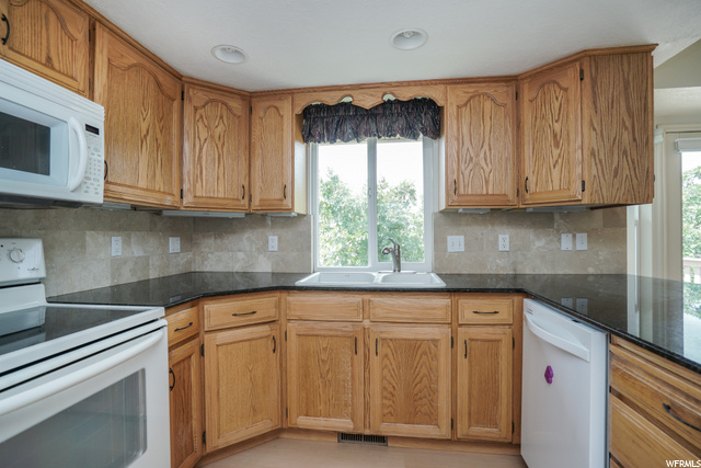 2107 N Sunset Dr, Layton, UT 84040 — photo 5