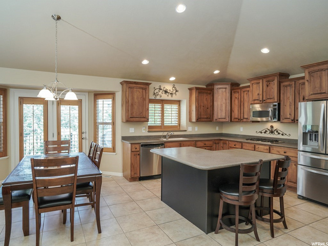1368 E Emry Ct, Fruit Heights, UT 84037 — photo 11