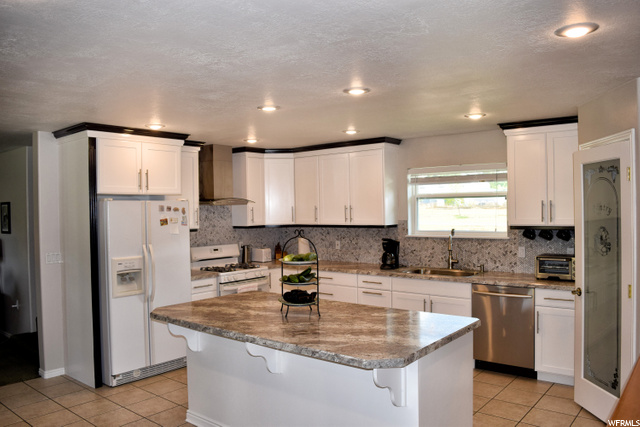 341 W 8700 S, Paradise, UT 84328 — photo 2