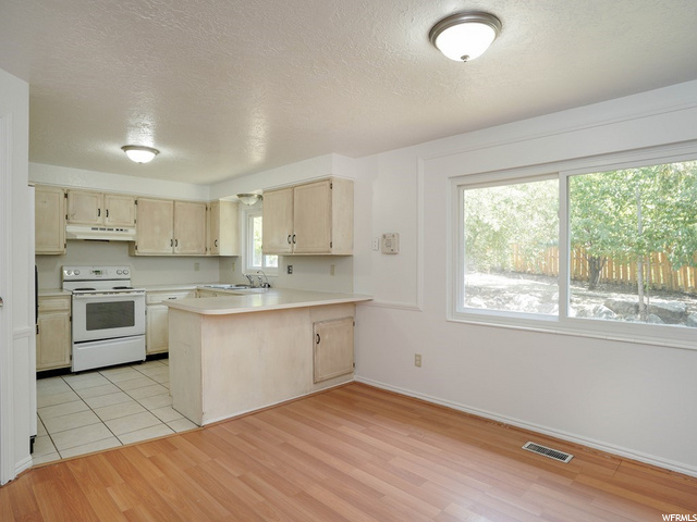 2098 N 1600 E, Layton, UT 84040 — photo 5