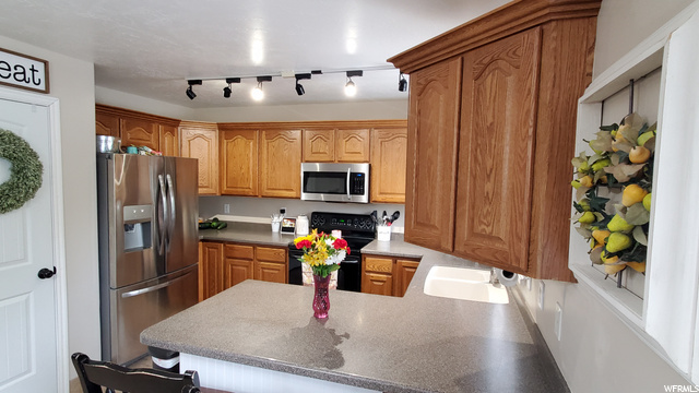 297 E 2025 S, Clearfield, UT 84015 — photo 8