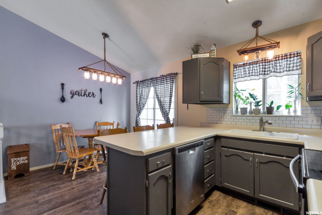 593 W 950 N, Clinton, UT 84015 — photo 10
