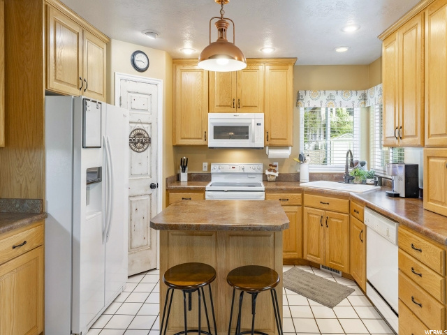1024 E Alexander Ct, Sandy, UT 84094 — photo 7