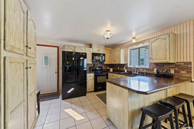 2490 Valley View Dr, Layton, UT 84040 — photo 2