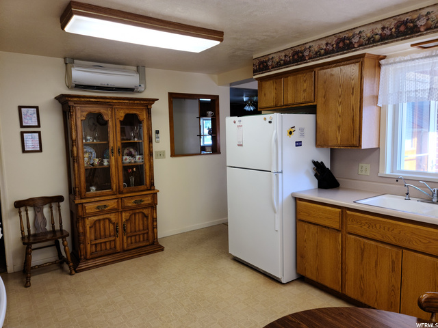 66 W 600 S, Nephi, UT 84648 — photo 9