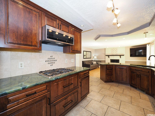 1452 N Easthills Cir, Bountiful, UT 84010 — photo 8