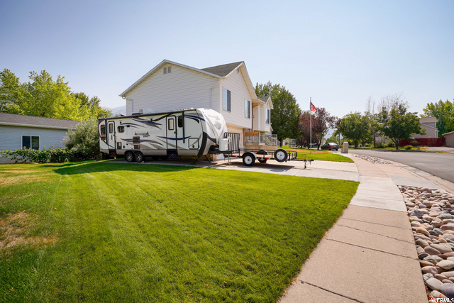 729 S 825 E, Layton, UT 84041 — photo 4