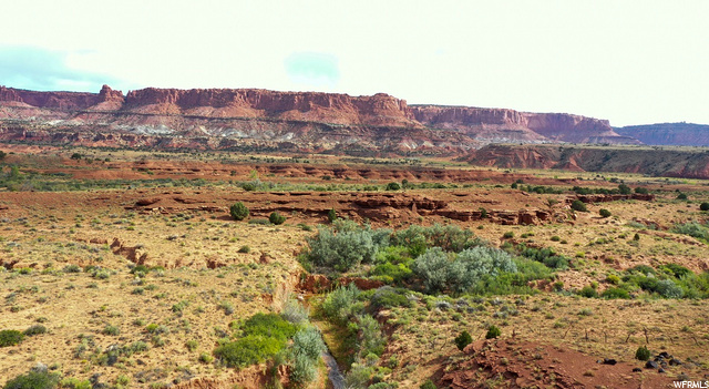 2023 E Highway 24 St, Torrey, UT 84775 — photo 9