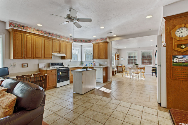 92 N 200 E, Bountiful, UT 84010 — photo 9