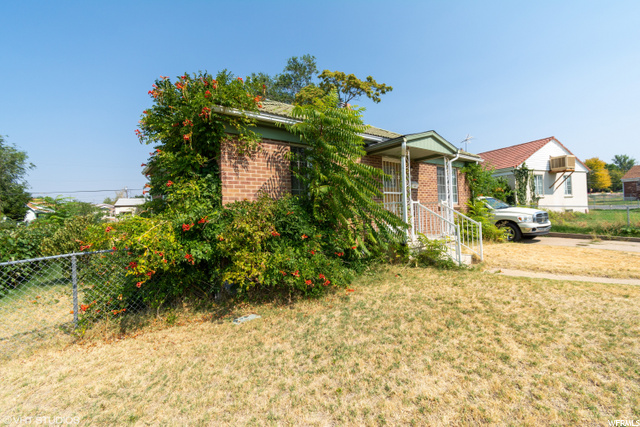 137 S Ross Dr E, Clearfield, UT 84015 — photo 3