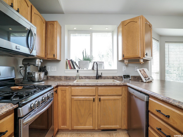 3933 W 4700 S, Roy, UT 84067 — photo 8