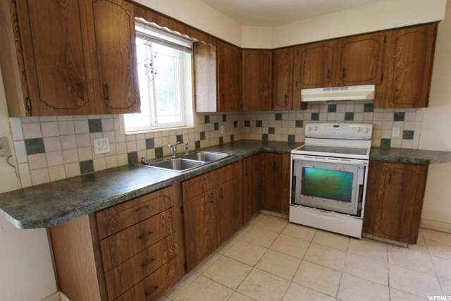986 N 300 W, Sunset, UT 84015 — photo 5