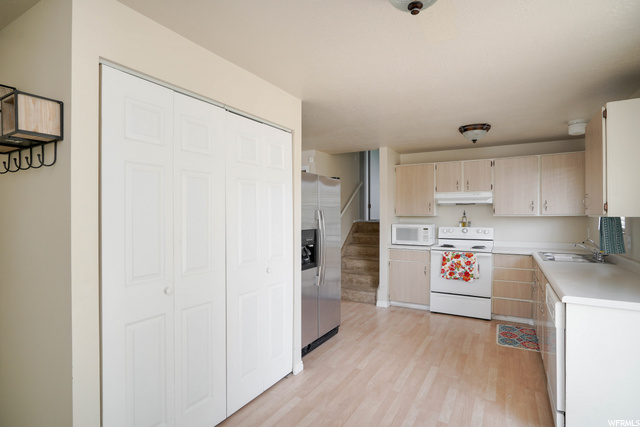 1572 N 550 W, Clinton, UT 84015 — photo 7