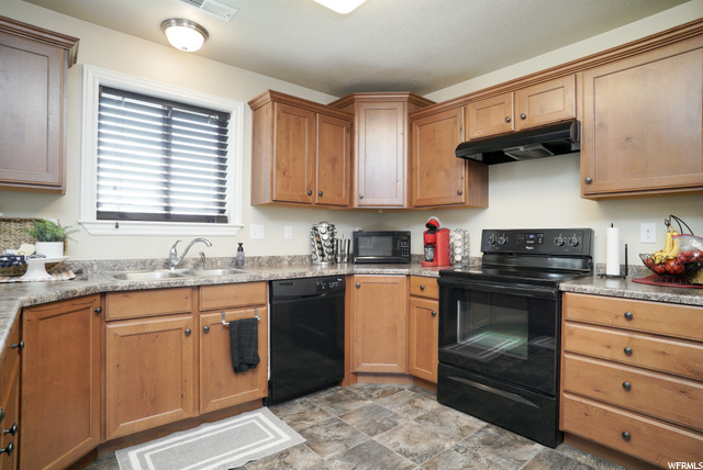 368 W Goodale Dr, Ogden, UT 84404 — photo 5