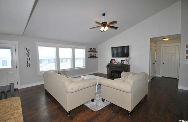 236 S 1130 E, Hyrum, UT 84319 — photo 10