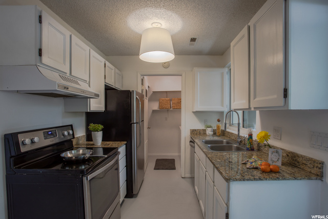 6056 S 2075 E, Holladay, UT 84121 — photo 8