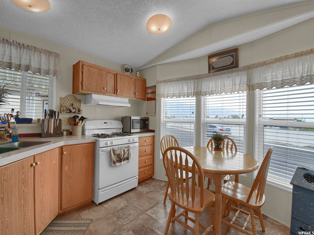 3 Lakeview Dr, Layton, UT 84041 — photo 7