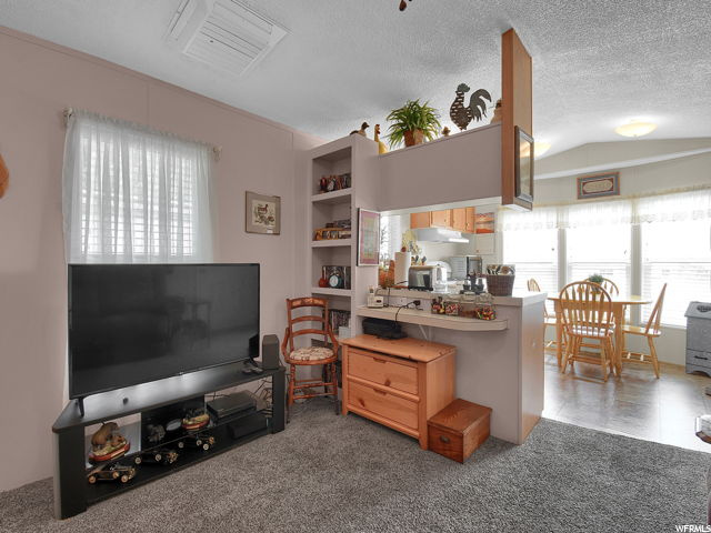 3 Lakeview Dr, Layton, UT 84041 — photo 2
