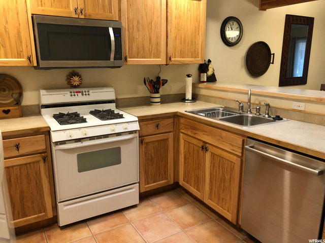389 E Pueblo Ct, Moab, UT 84532 — photo 5