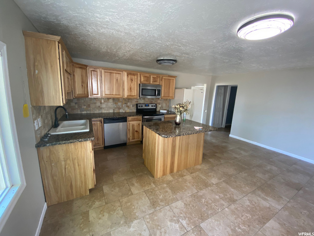 1430 E 335 S, Vernal, UT 84078 — photo 9