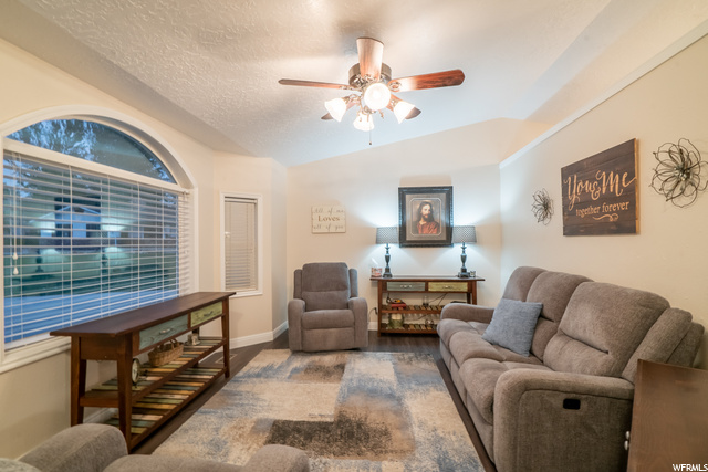 670 E 380 N, Hyrum, UT 84319 — photo 9