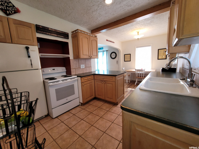 218 S 400 E, Kaysville, UT 84037 — photo 8