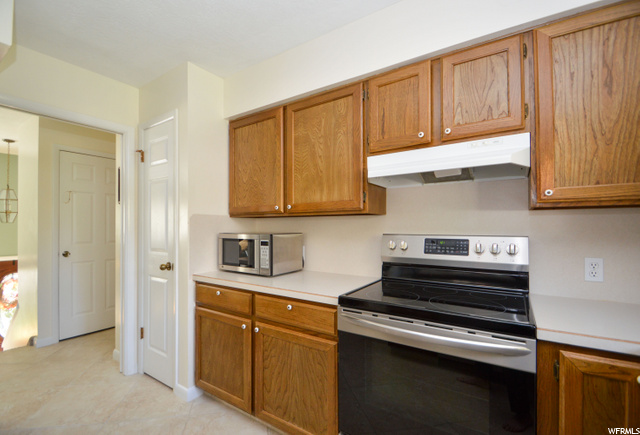 1379 E Carrie Dr, Fruit Heights, UT 84037 — photo 8