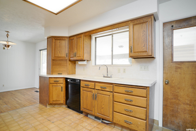 718 E 900 N, Bountiful, UT 84010 — photo 12