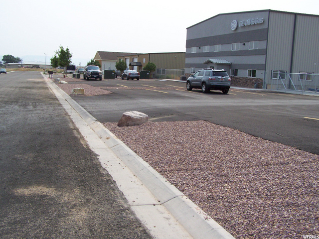 1228 E 620 S, Vernal, UT 84078 — photo 2