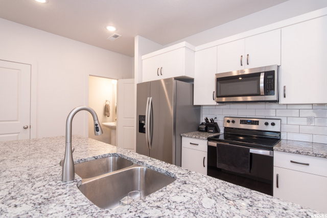 335 S 1580 E, Hyrum, UT 84319 — photo 4