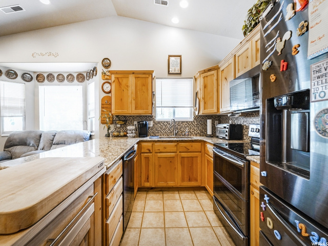 384 W 1980 S, Clearfield, UT 84015 — photo 7