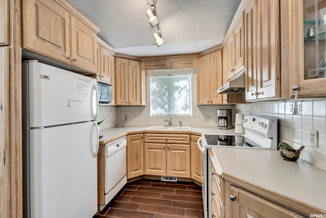 197 E Angel St, Sandy, UT 84070 — photo 5