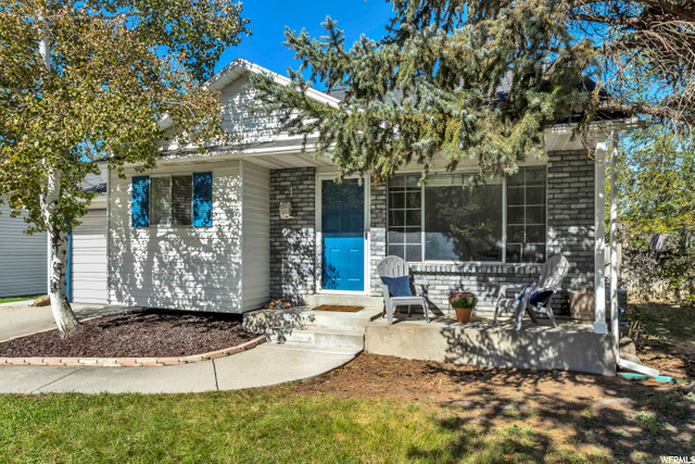 197 E Angel St, Sandy, UT 84070 — photo 2