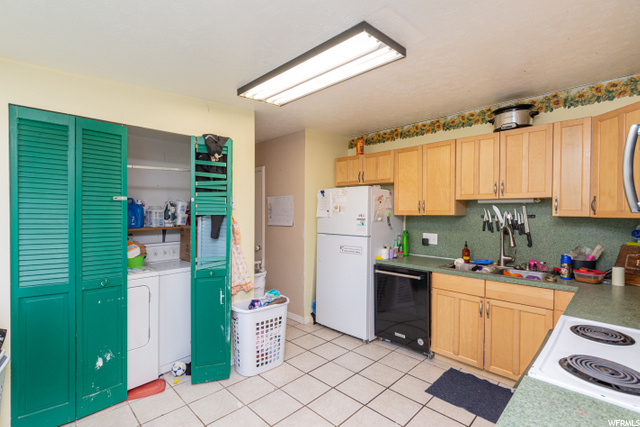 196 W 1550 N, Sunset, UT 84015 — photo 8