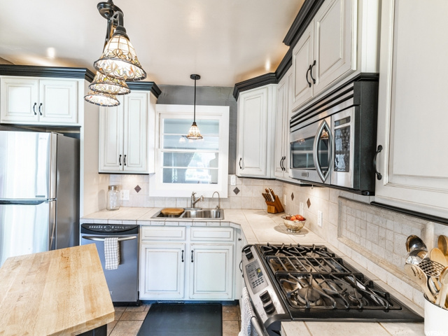 1081 E Mecham Ln, Midvale, UT 84047 — photo 6