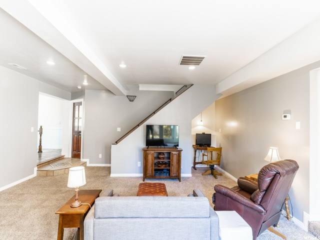 1081 E Mecham Ln, Midvale, UT 84047 — photo 9