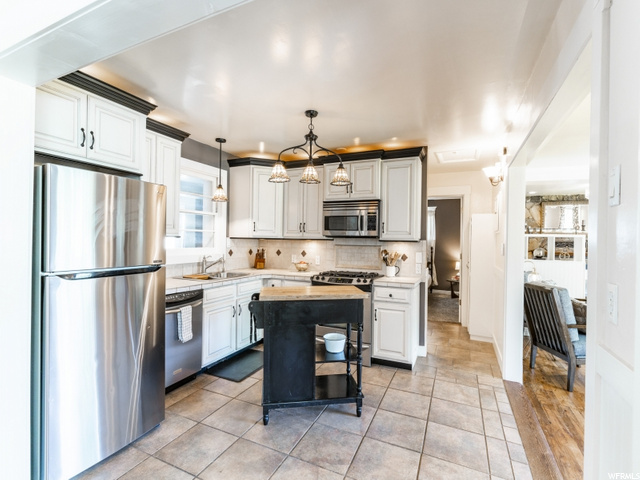 1081 E Mecham Ln, Midvale, UT 84047 — photo 7