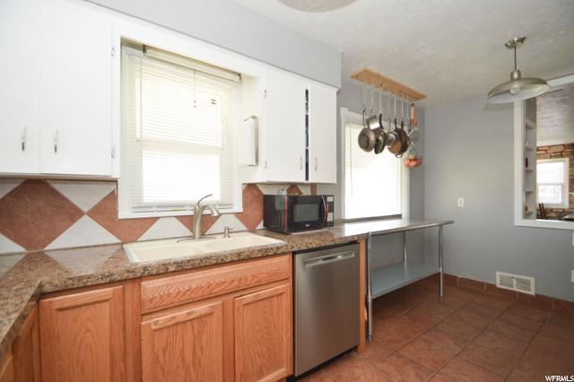 151 Locust St, Clearfield, UT 84015 — photo 4