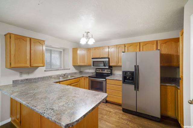 2417 Orchard Pl, Bountiful, UT 84010 — photo 2
