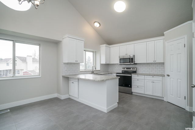 1860 E 2125 N, Layton, UT 84040 — photo 7