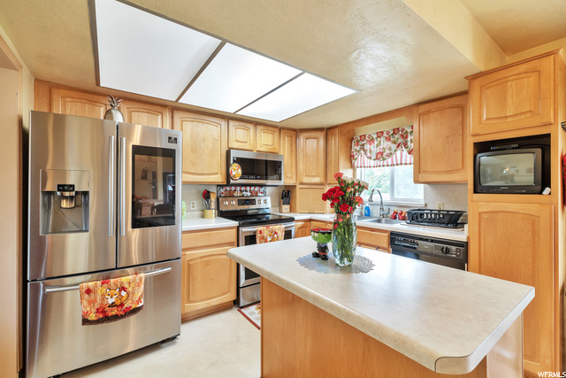 1781 W Davis Dr, Layton, UT 84041 — photo 2