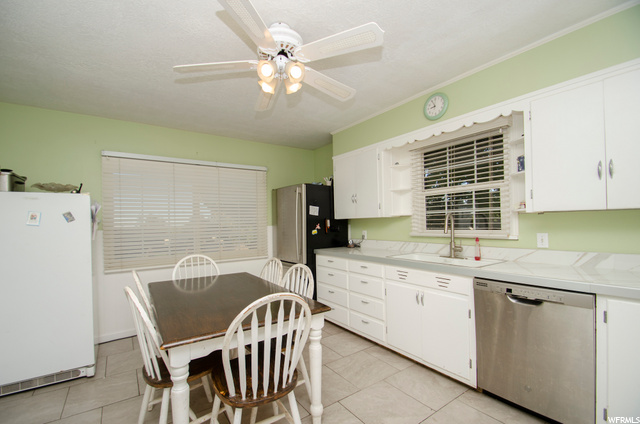 330 E E Elberta Dr, North Ogden, UT 84414 — photo 9